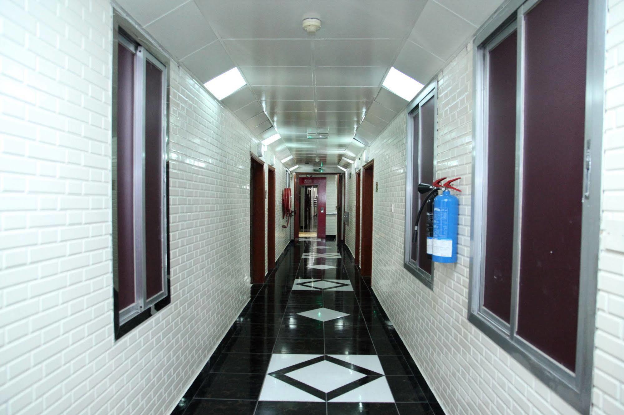 Zaineast Hotel Dubai Ngoại thất bức ảnh